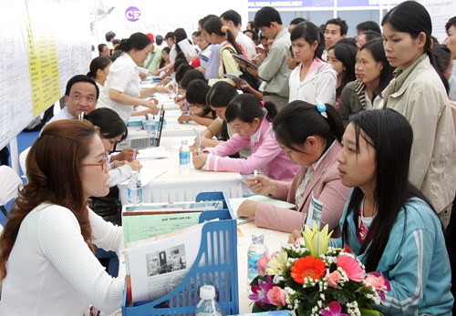Lao[-]động[-]trẻ[-]không[-]nên[-]nộp[-]bằng[-]gốc[-]khi[-]xin[-]việc[-]-[-]Ảnh:[-]Đào[-]Ngọc[-]Thạch